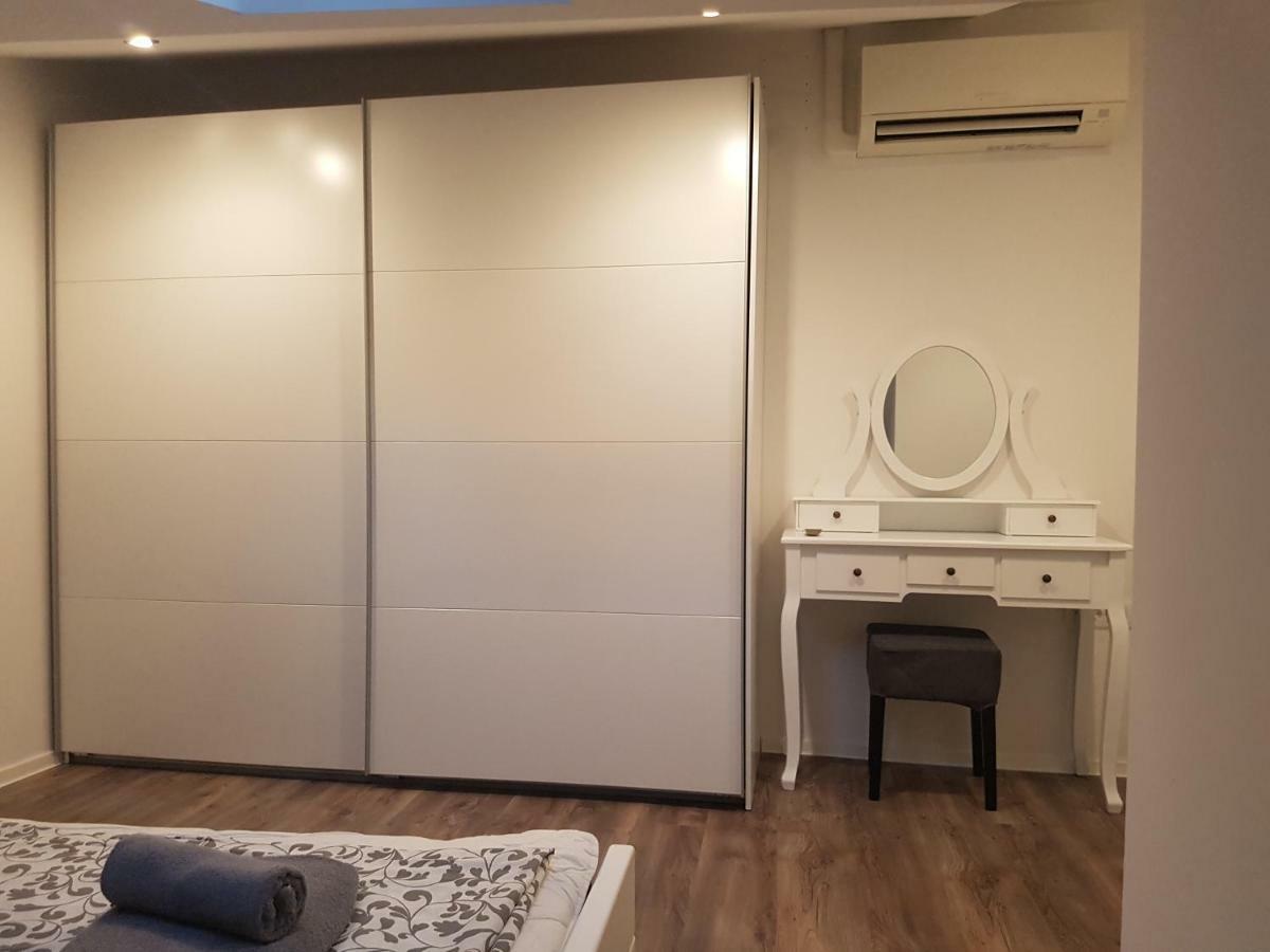 Apartment Ida Koper Buitenkant foto